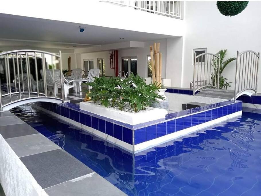 Kandi 1,2,3 Palace Apartment Angeles