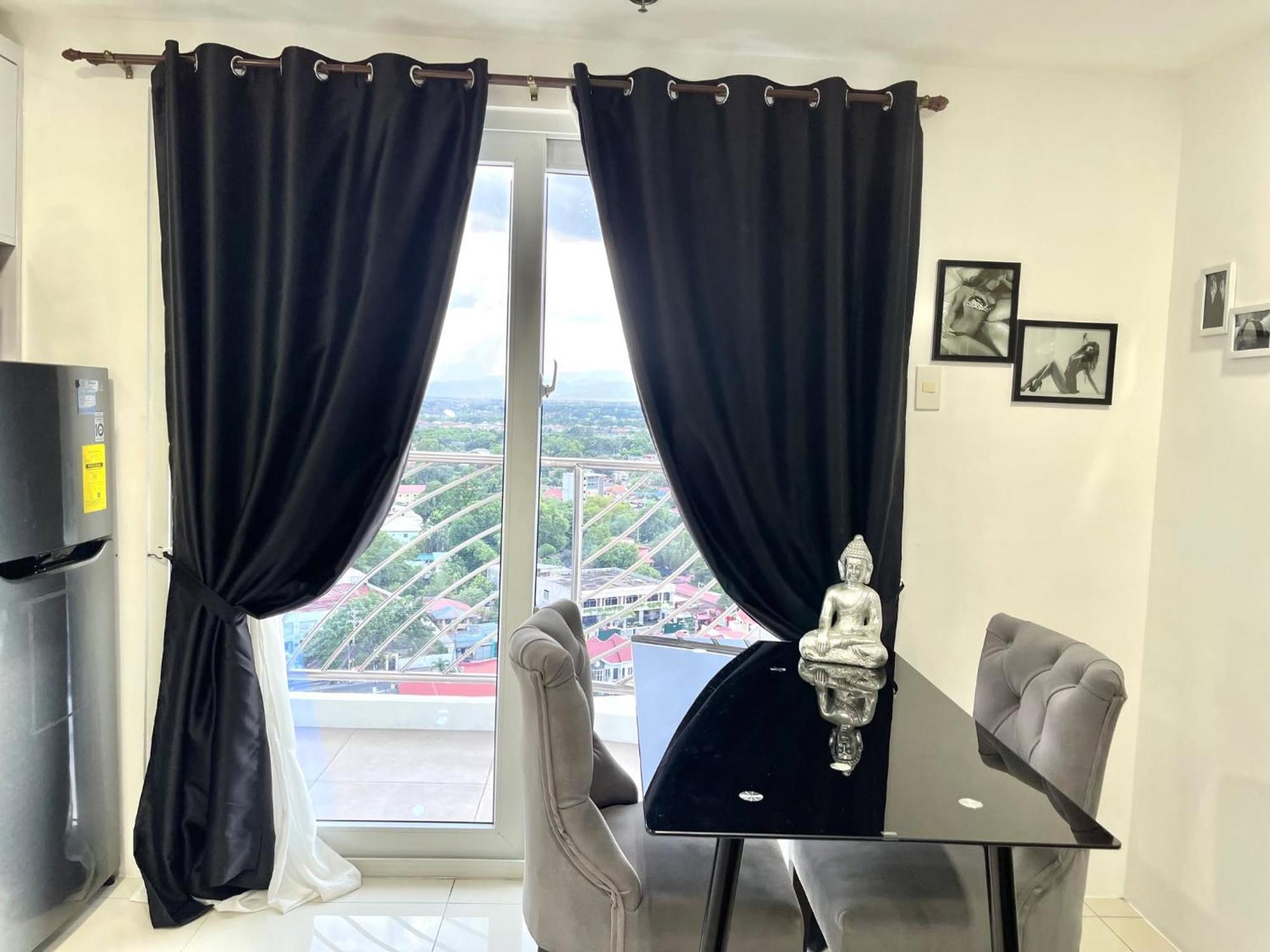 Kandi 1,2,3 Palace Apartment Angeles